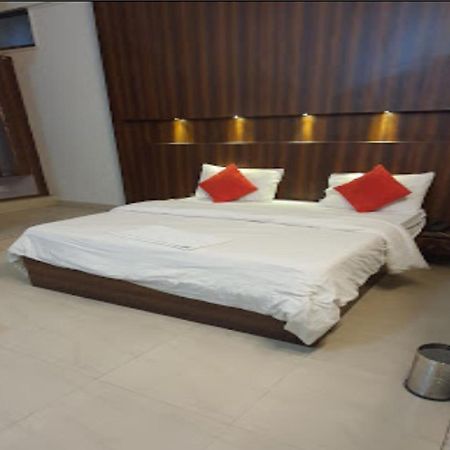 לקנאו Hotel Pacific Grey By Wb Inn מראה חיצוני תמונה